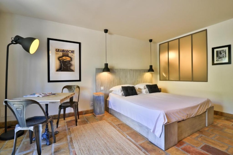 Standard Double Basement room