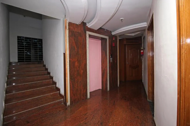 OYO 8646 Mahendra Hotel