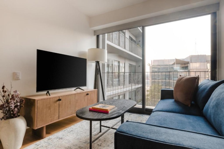 2 Bedrooms Apartment
