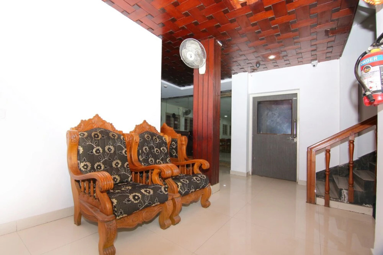 OYO 8892 Kadambari Regency