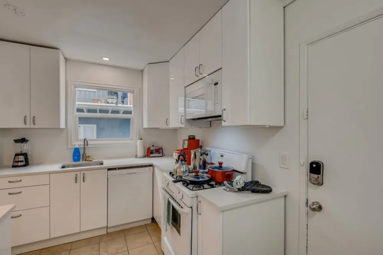 Walk To Beach 2BR Top Location - AA