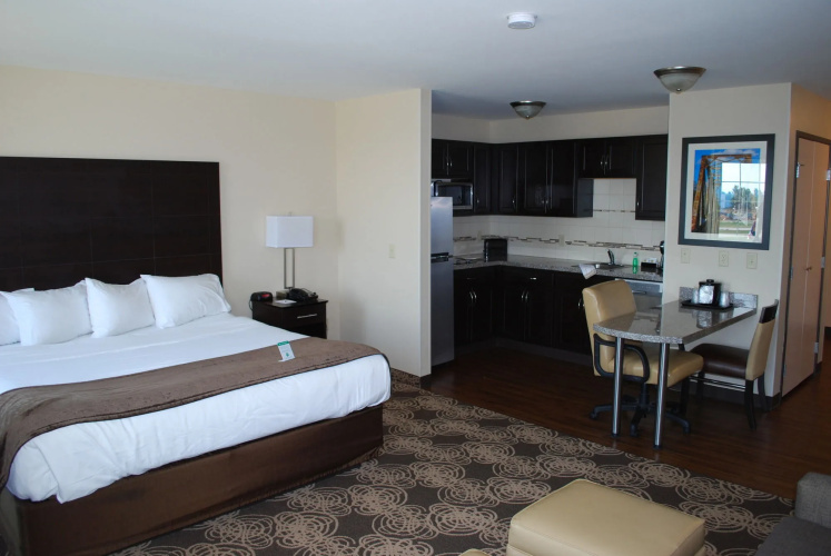 Landmark Suites
