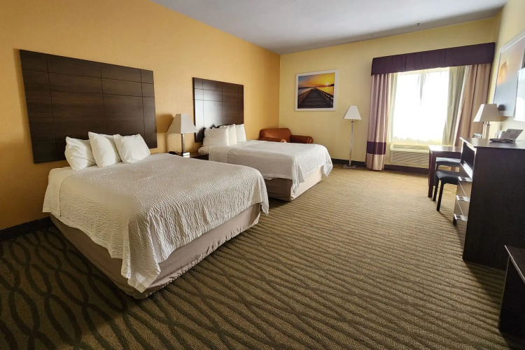 Days Inn  Suites by Wyndham Pasadena