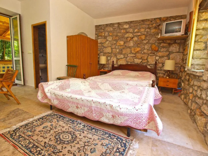 Apartment 820