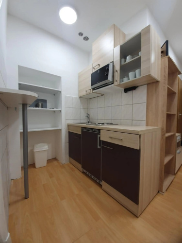 Railway Station City Modern Apartment