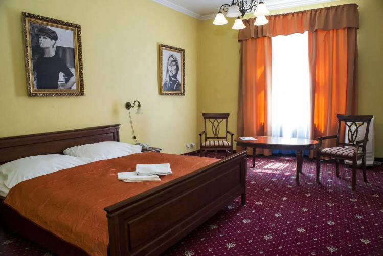 Film Hotel