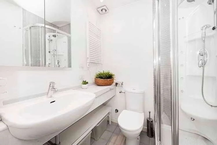 Apollo Apartment