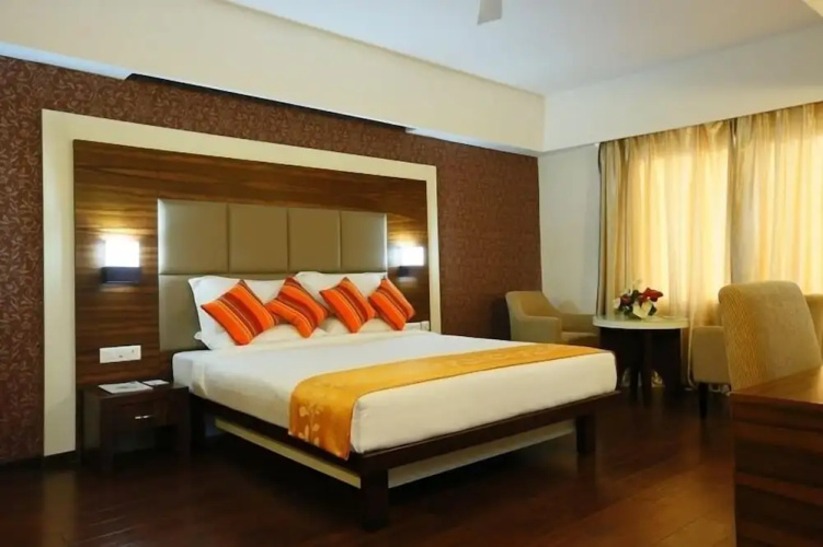 Hotel Moonlit Regency