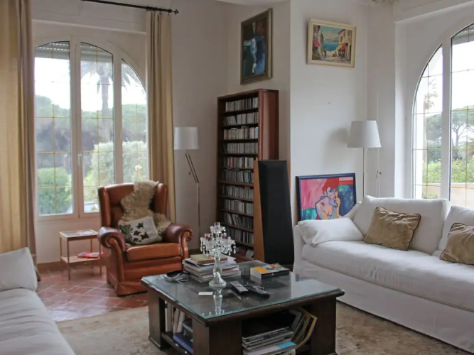 Magnificent Villa in Grimaud With Swimming Pool