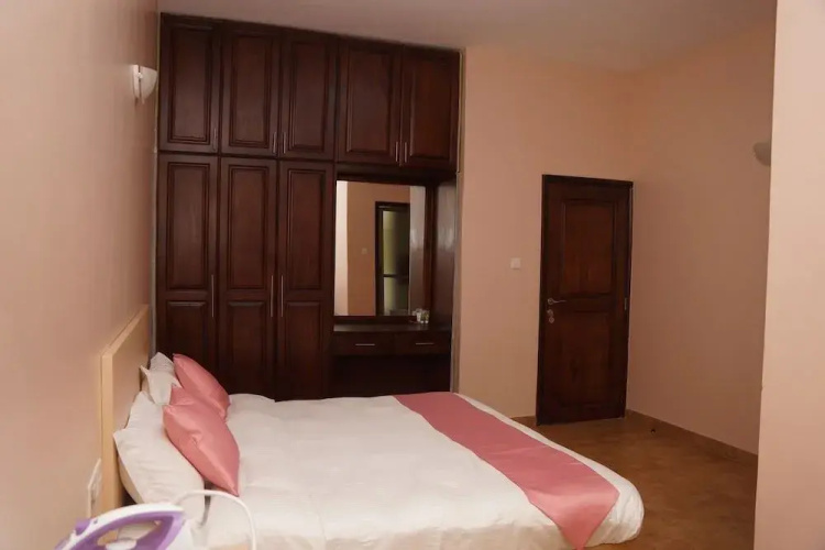 Là Ponye Hotel Apartment