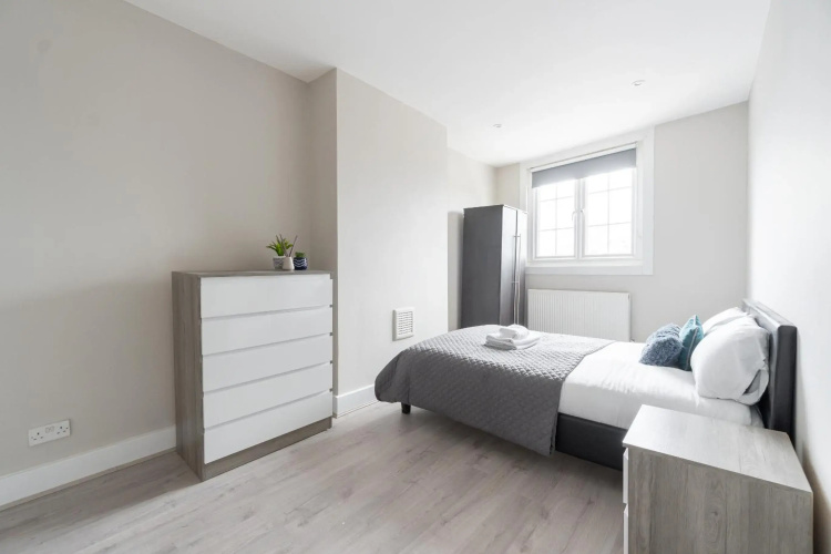 Kennington Apartment E/Apartment