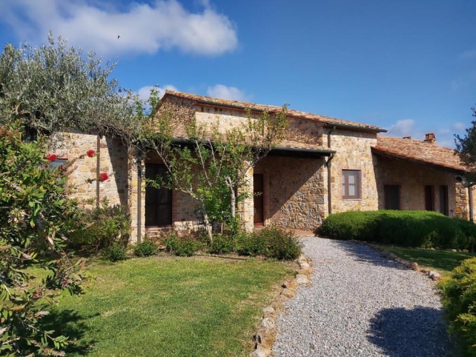3 Bedrooms Villa