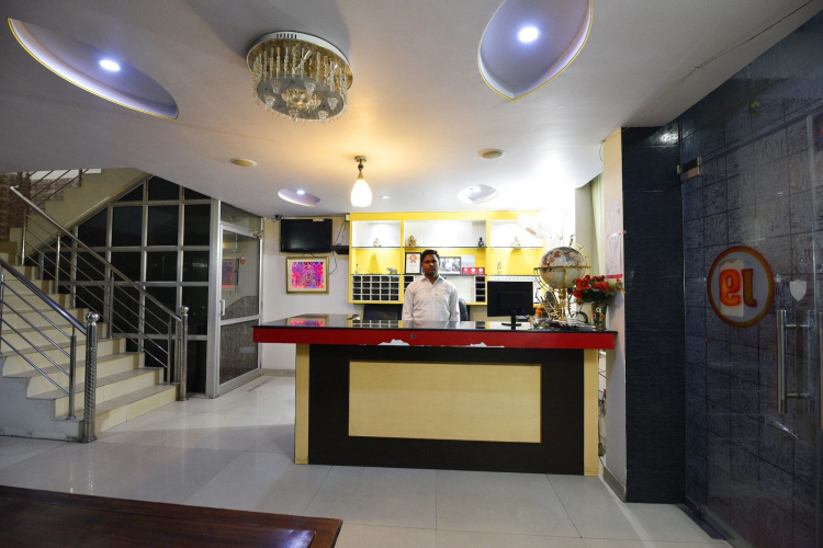 OYO 3311 Hotel Apple 9