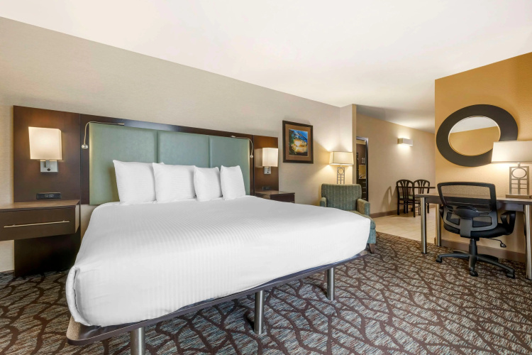 Best Western Plus Oceanside Palms