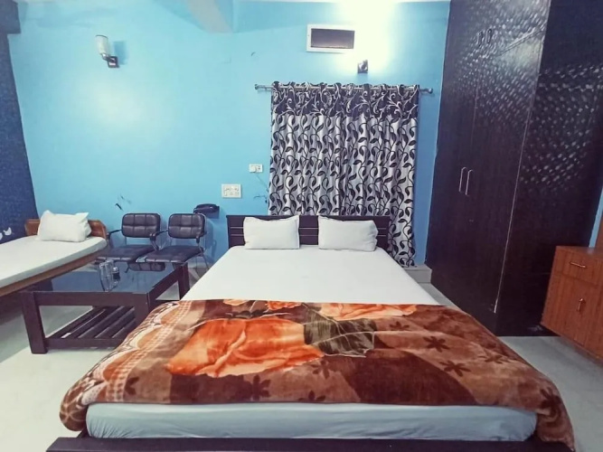 Hotel Anand Lok