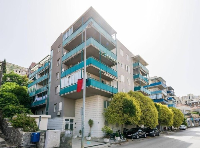 1 Bedroom Apartment with balcony