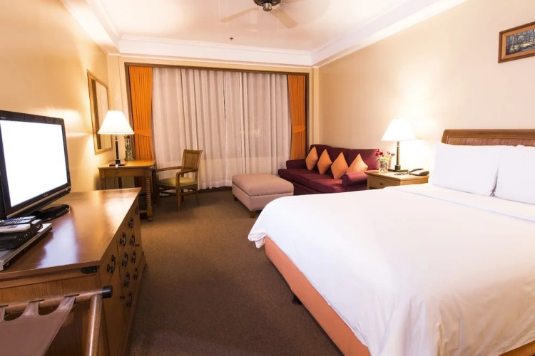 1 Bedroom Suite with balcony and with garden view