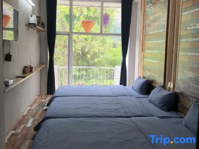 Comfort Triple Family room