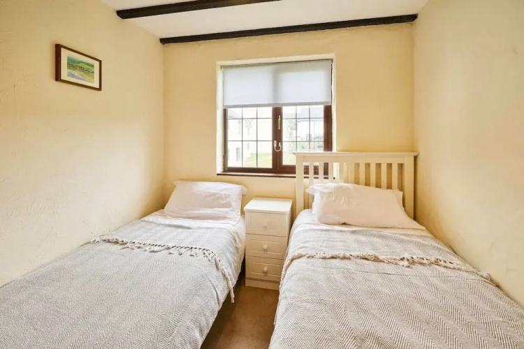 Host Stay Providence Cottage