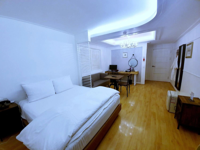 Uneed Hotel