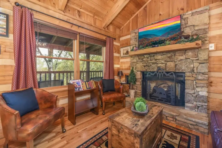 View Cozy Private Fireplace Hot Tub