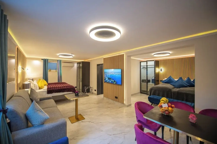 Family Apartment with garden view