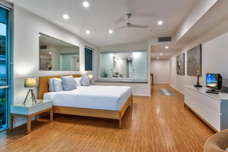 Pavillions 25 Penthouse with Marina View