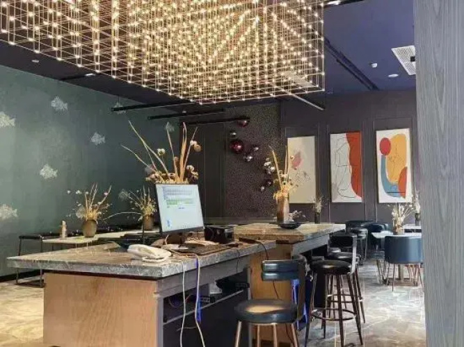club theme hotel