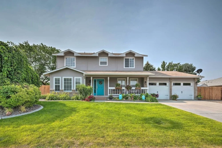 4 Bedrooms Cottage