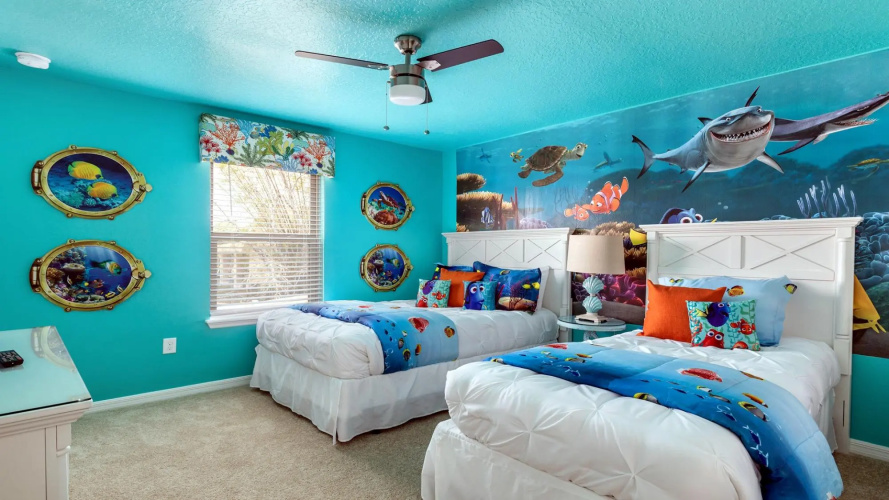 7BR Disney Getaway w Games Projector Pool SPA