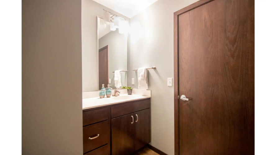 Riverside Suites
