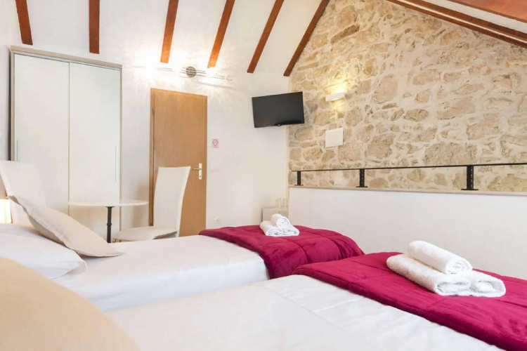 Peruzovic Rooms & Apartments