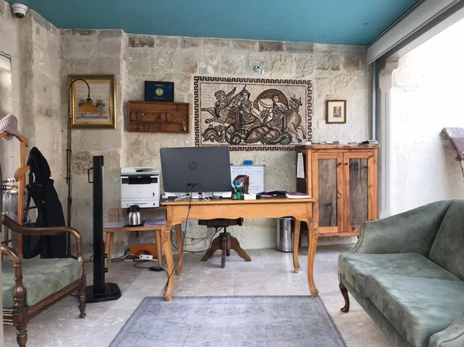 Seki Cave Hotel