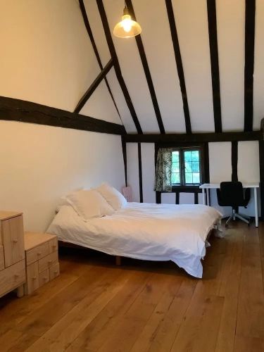4 Bedrooms Cottage