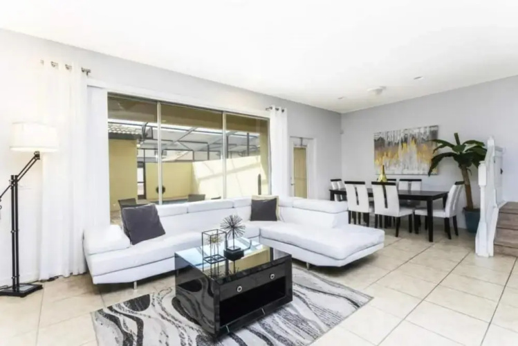 9035 Amazing Townhome for Your Family