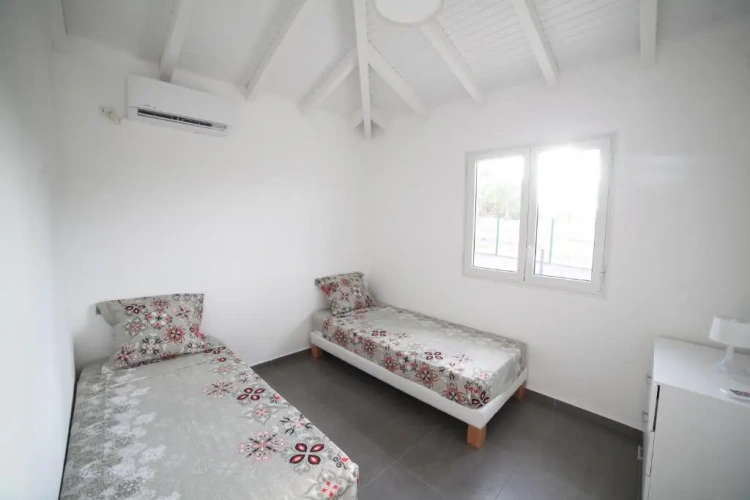 3 Bedrooms Cottage