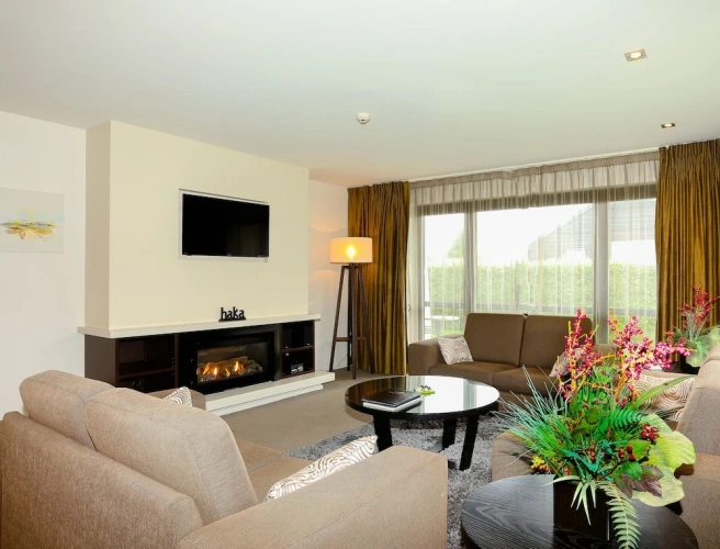 3 Bedrooms Apartment