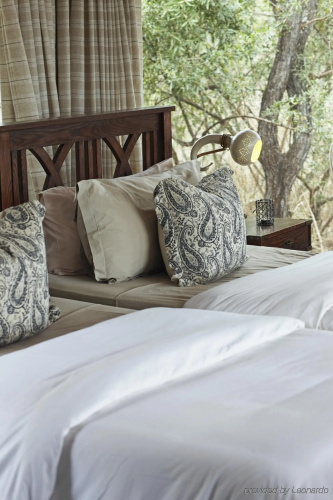 Thanda Safari