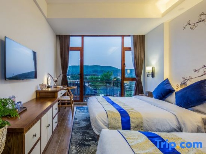 Standard Double room with mountain view