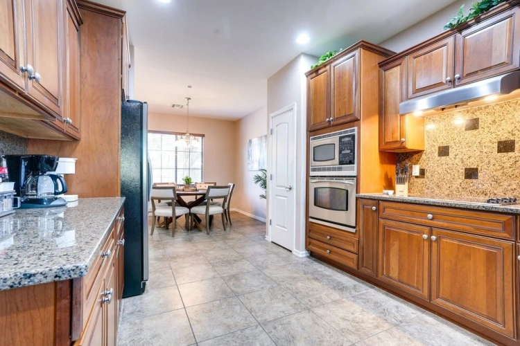 4 Bedrooms Cottage