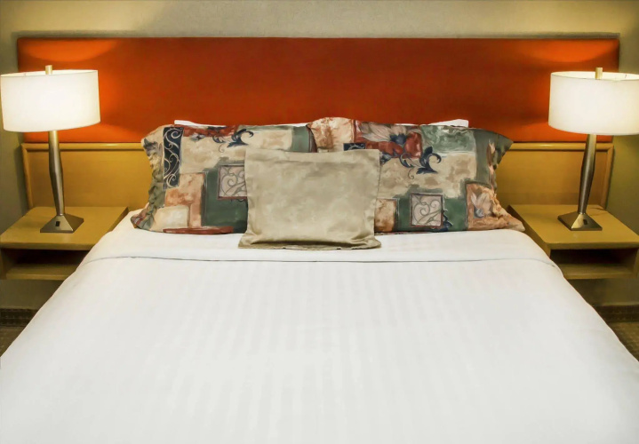 Cartier Place Suite Hotel