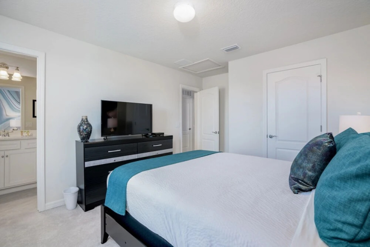 5448 Misty oak Circle