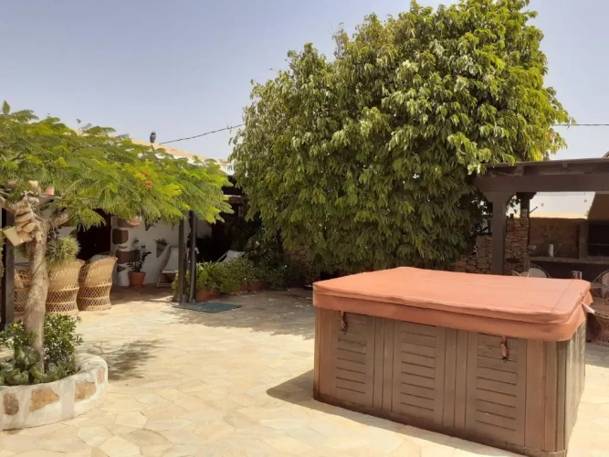 3 Bedrooms Cottage