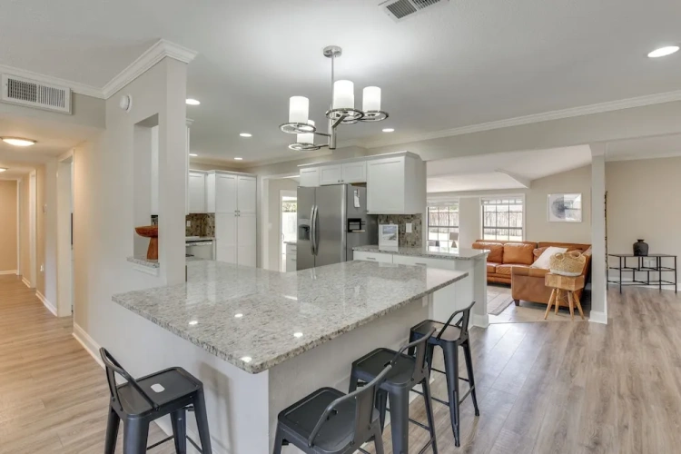 5 Bedrooms Cottage