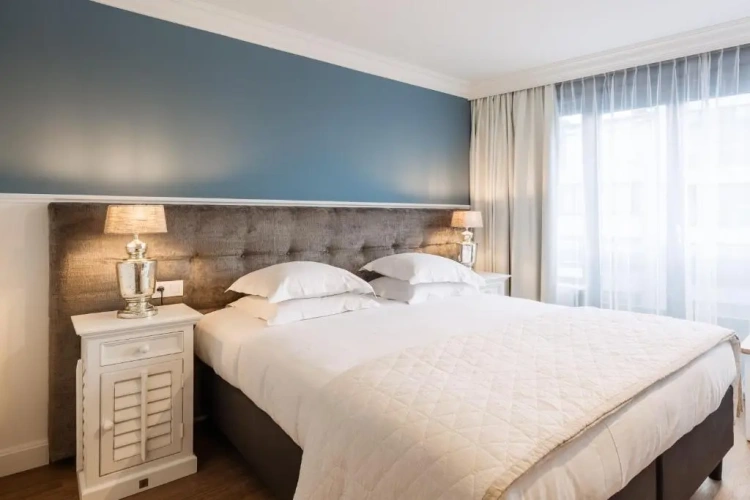Standard Double room with street view