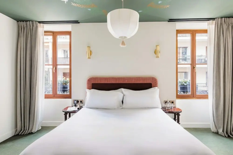 Deluxe Double room with city view