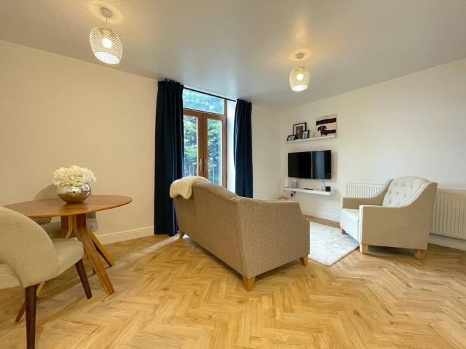 Modern 1 Bed Flat in Barnsley