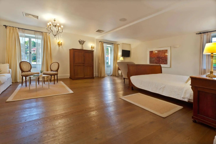 Hotel Martinis Marchi
