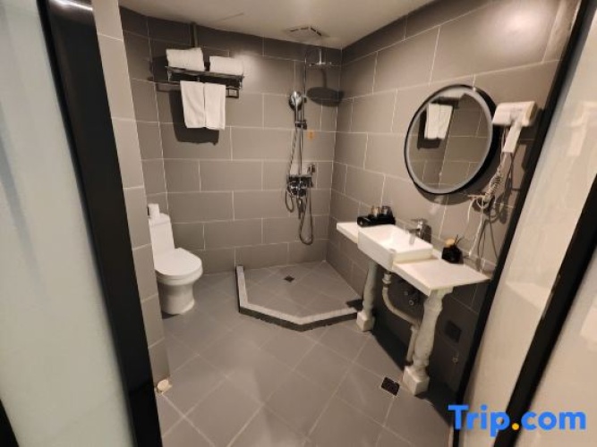 Shanghai Yake Hotel