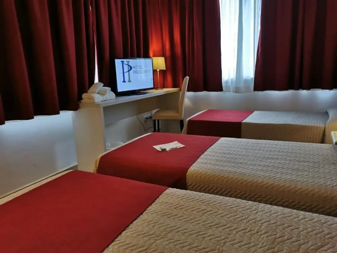 Standard Triple room